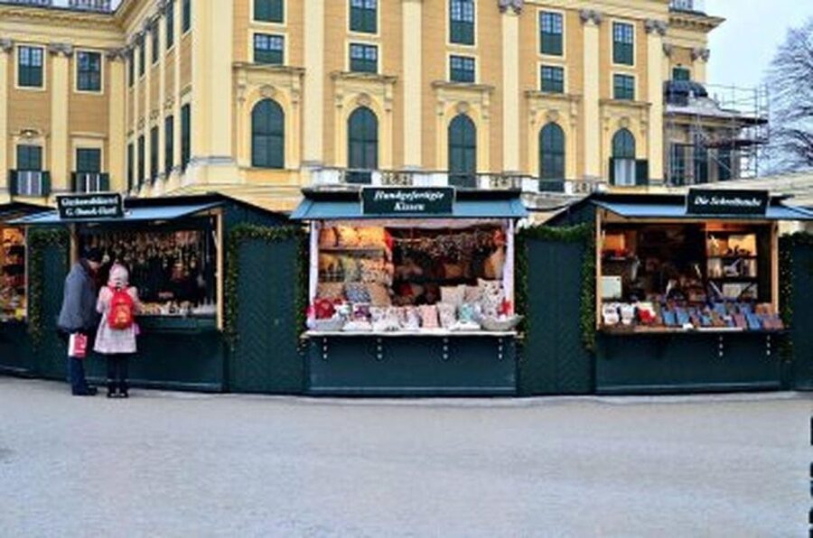Vienna: Schönbrunn Palace & Christmas Market Walking Tour - Why Schönbrunn Works So Well at Christmas