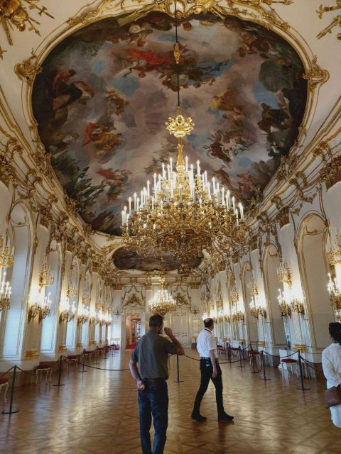 Vienna: Schönbrunn Palace & Christmas Market Walking Tour - Meeting Point and Timing Need Care