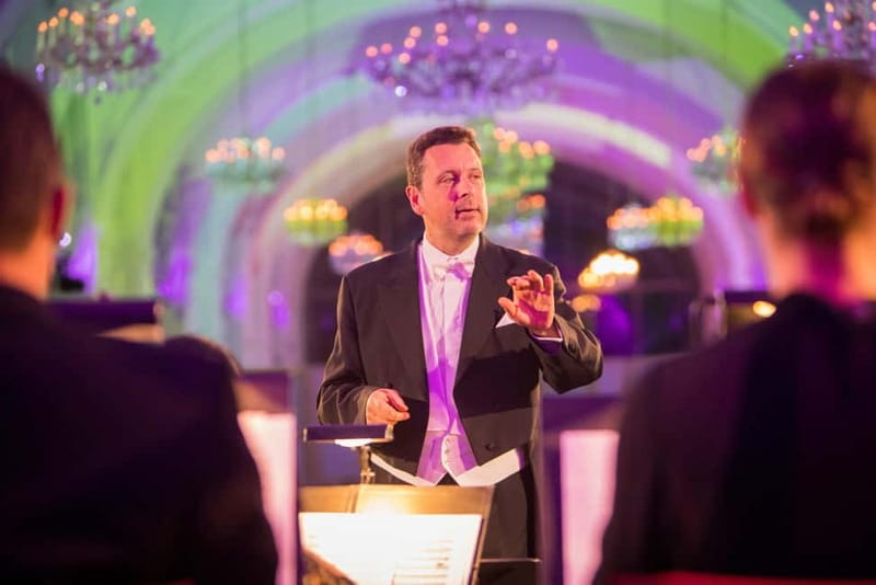 Vienna: Schönbrunn Palace Evening Tour, Dinner and Concert - The palace rooms: beautiful, but allow for a brisk pace