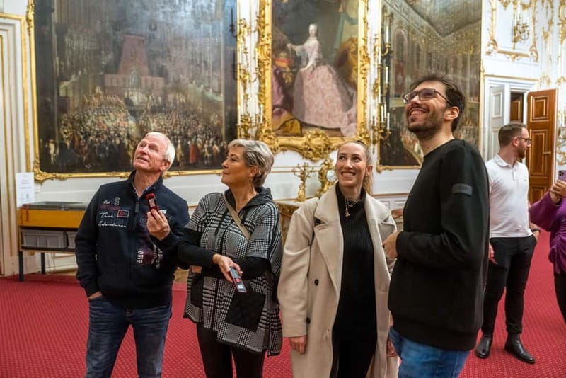 Vienna: Schönbrunn Palace Evening Tour, Dinner and Concert - Choosing Category A or VIP seats