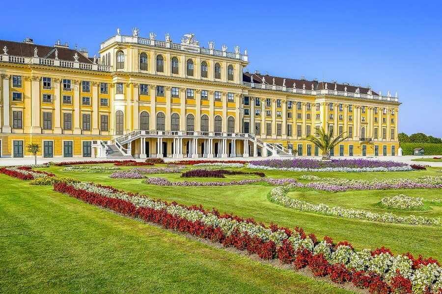 Vienna: Schönbrunn Palace & Gardens Skip-the-Line Tour - Why Schönbrunn deserves a guided visit