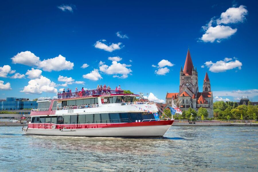 Vienna: Sightseeing Boat Tour with Lunch - The Danube Canal, Not a Grand River Panorama