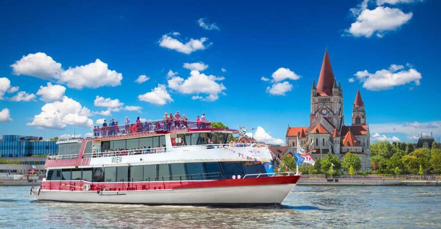 Vienna: Sightseeing Boat Tour with Lunch - What Lunch Is Actually Like