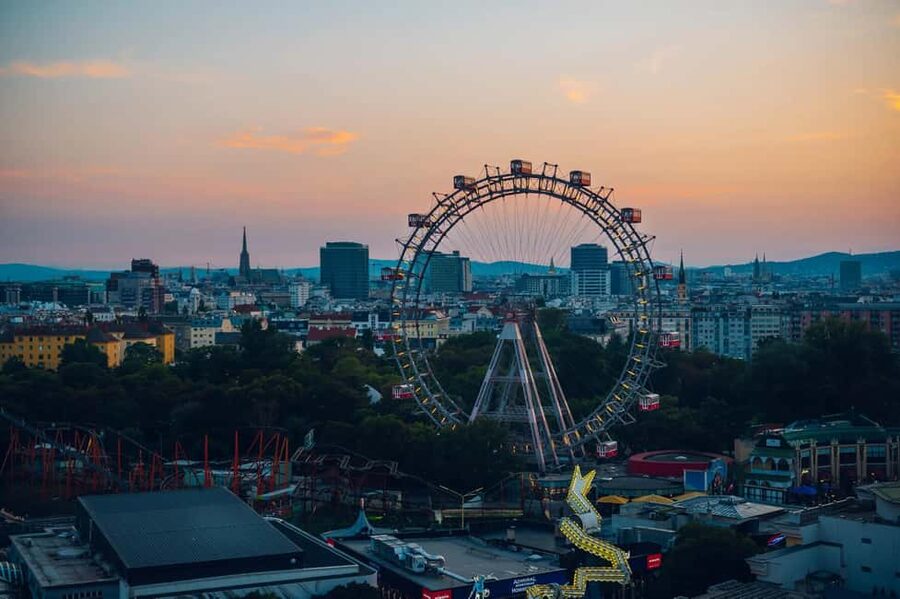 Vienna: Skip-the-cashier-desk-line Giant Ferris Wheel Ride - The panorama museum before boarding