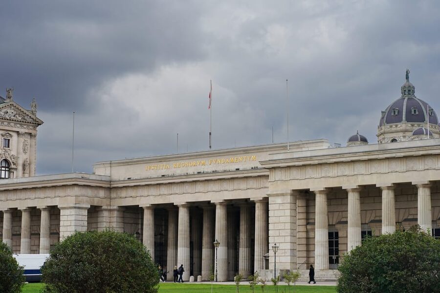 Vienna: Skip-the-Line Hofburg and Empress Sisi Museum Tour - Hofburg Courtyards and Heroes’ Square