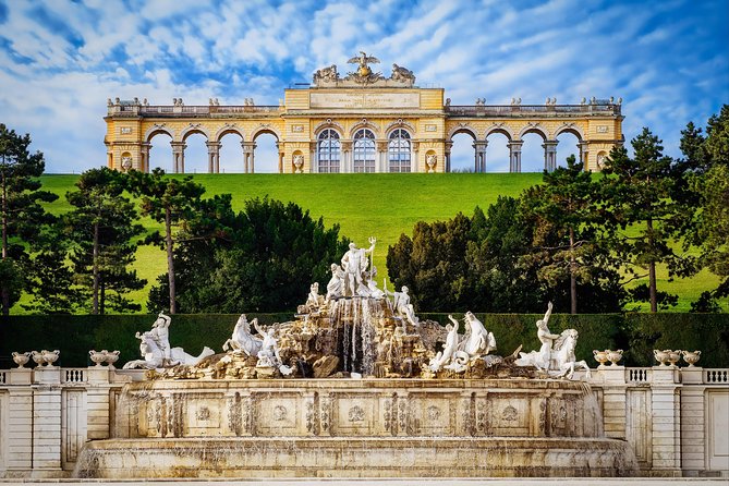 Vienna: Skip the Line Schönbrunn Palace and Gardens Guided Tour - How good is the group size?
