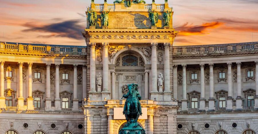 Vienna: Skip-the-Line Sisi Museum, Hofburg and Gardens Tour - Why the Hofburg Makes a Good First Vienna Tour