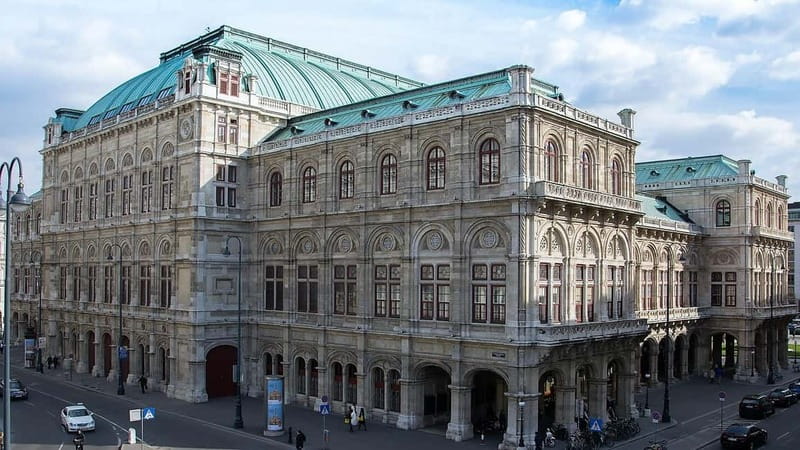 Vienna: Small Group Guided Walking Tour of City Highlights - The National Library and Spanish Riding School