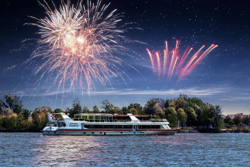 Vienna: Sunset Summer Cruise - Live music and the evening mood