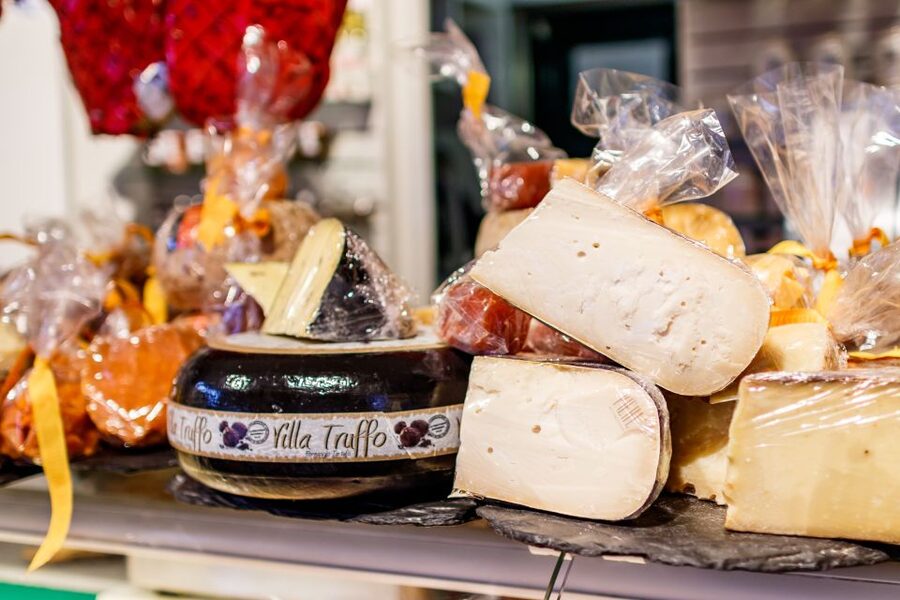 Vienna: Typical Austrian Food Tour with Coffee House Visit - How much food do you really get?