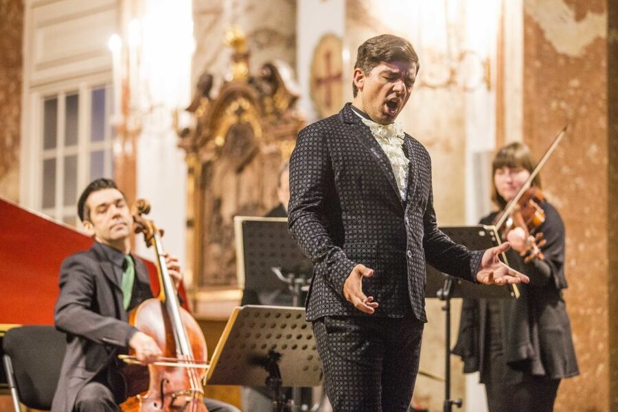 Vienna: Vivaldi’s Four Seasons Concert in Karlskirche - What period instruments add to Vivaldi