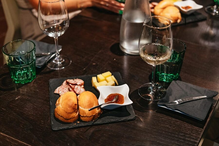 Vienna: Wine Tasting Experience in a Private Wine Cellar - Three wines, small bites, and the value of the price