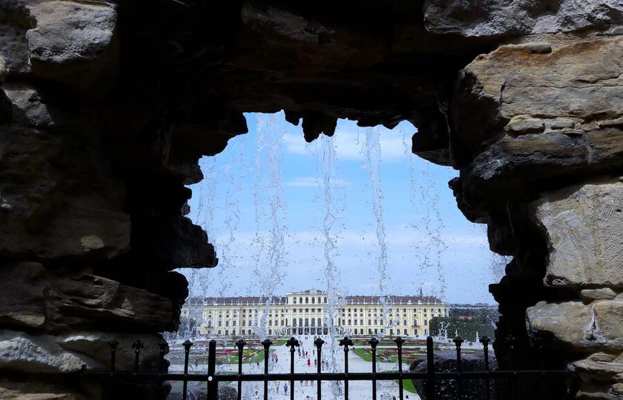 Wien: Tours with locals by public transport & walking - Hundertwasserhaus and the route to Spittelau