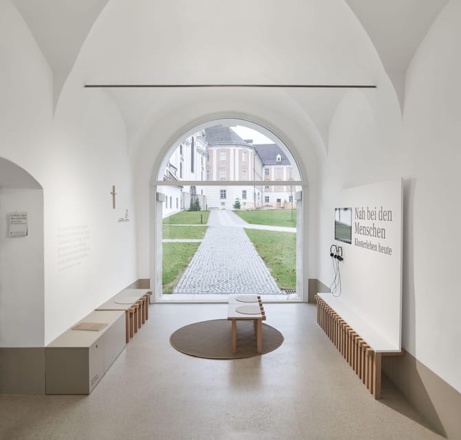 Wilhering Abbey: Discover 875 years of history! - Cloister, courtyard, and park