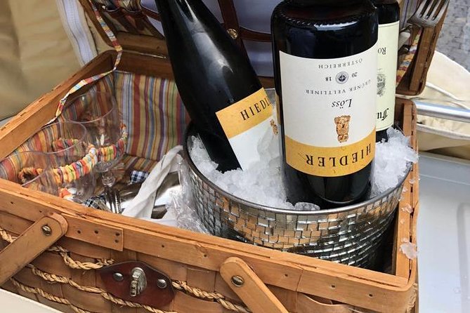 Wine & Vienna - the most popluar VIP Tour in Vienna - Sparkling wine and the social side of the ride